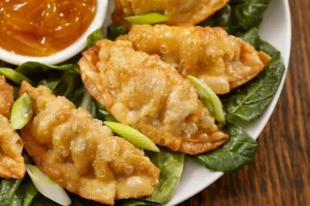 آموزش گام به گام تهیه پیراشکی سوسیس