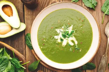 طرز تهیه سوپ آووکادو خوشمزه و مقوی