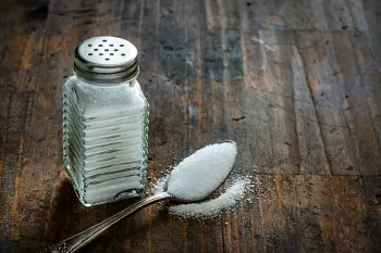 راهکار ساده برای جلوگیری کلوخه شدن نمک در نمکدون