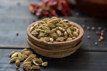 خواص و کاربرد دانه ی هل در آشپزی