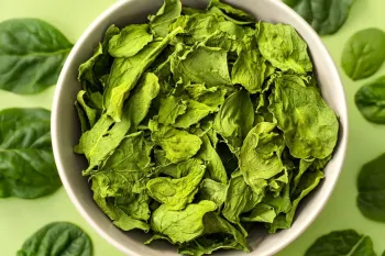 سه روش سنتی و مدرن خشک کردن اسفناج