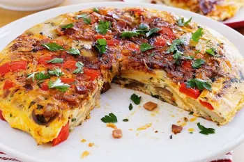 طرز تهیه املت تورتیلا کدوسبز اسپانیایی