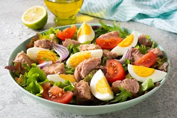 طرز تهیه سالاد نیسواز با تن ماهی، اصیل و مجلسی