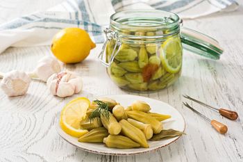 بهترین روش برای تهیه ترشی بامیه با طعمی فراموش نشدنی