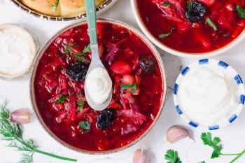 طرز تهیه سوپ لبو خامه ای روسی (مناسب برای ۴ نفر)