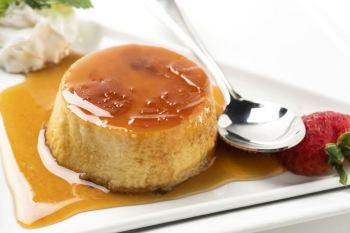 طرز تهیه کرم کارامل؛ راز یک دسر لطیف و براق در خانه