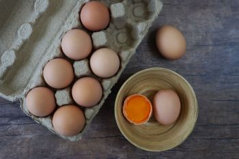 نگهداری تخم مرغ شکسته و ترک خورده
