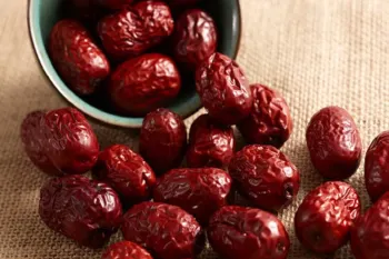 خواص، مضرات و طبع میوه عناب: از درمان سرطان تا تقویت دستگاه گوارش