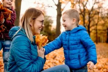 چگونه به کودک خود لذت بردن از زندگی را بیاموزیم؟
