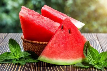 خواص و مضرات هندوانه: از تصفیه خون تا هشدار برای طحال