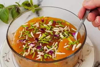 طرز تهیه خوشمزه ترین حلوای بدون آرد و شهد !