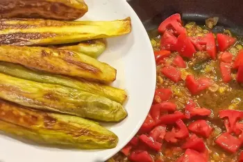 طرز تهیه یک غذای آسان و خوشمزه با بادمجان سرخ کرده !