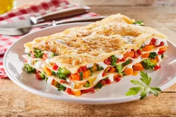 با کالری انواع لازانیا (گوشت، سویا و اسفناج) آشنا شوید !