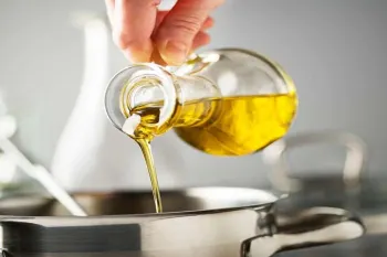 دانلود صدای ریختن روغن از بطری با کیفیت بالا !