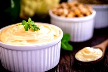 کالری سس فرانسوی : ۱۰۰ گرم سس فرانسوی چند کالری دارد ؟