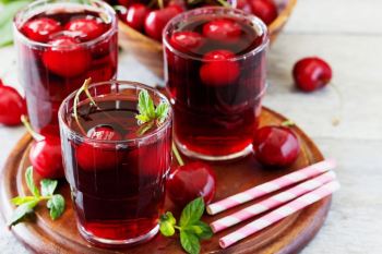 طرز تهیه شربت آلبالو بدون شکر / ۳ روش فوق العاده برای دیابتی ها و رژیم لاغری