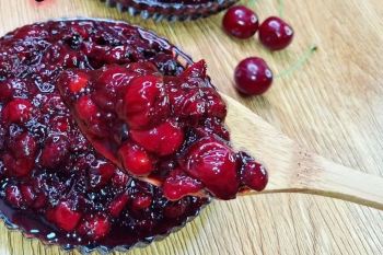 ترشک آلبالو فوق العاده خوشمزه و راحت / اگه یکبار امتحان کنی دیگه از بیرون نمیخری !