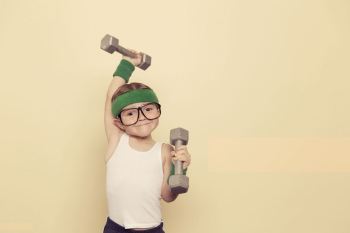 تمرینات بدنی آسان برای کودکان، بدون نیاز به وسیله + برنامه هفتگی