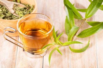 دمنوش به لیمو برای چه کسانی ممنوع است ؟ ۱۲ گروهی که باید مراقب باشند