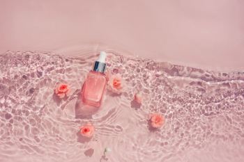 خواص گلاب برای چاقی صورت | ۷ روش کاربردی برای شادابی و پرتر دیده شدن صورت
