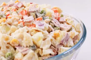 طرز تهیه سالاد ماکارونی با کالباس + نکات مهم