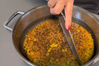 تهیه کوکوی ماست یک غذای سبک و خوشمزه!