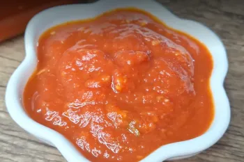 تهیه سس تند گوجه فرنگی با روشی ساده و متفاوت!