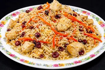 قابلی پلو های نرم و بسیار لذیذ با استفاده از گوشت مرغ