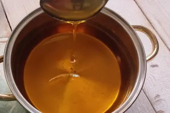 تهیه شربت بار براق برای انواع شیرینی؛ با نکات مهم!