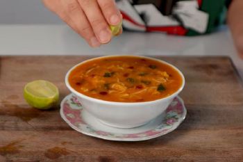 طرز تهیه سوپ مرغ و سبزیجات ساده، مقوی و خوشمزه