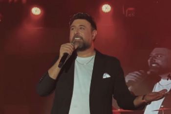 دانلود آهنگ بی تو میمیرم وقتی تو پیشمی آروم میگیرم از محمد علیزاده