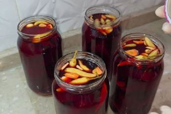 طرز تهیه ترشی لبو قرمز با آب لبو و سیر؛ خوش رنگ و خانگی