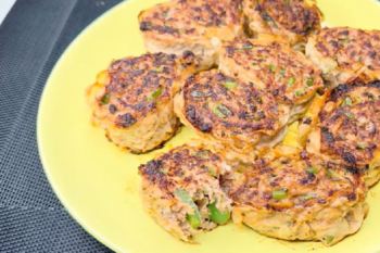 فقط گوشت چرخ کرده و گوجه فرنگی؛ یه غذای خوشمزه و متفاوت با نان لواش