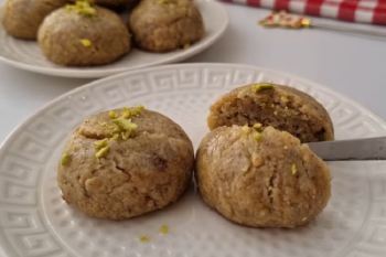 طرز تهیه آسان ترین باقلوای گردویی خانگی بدون خمیر
