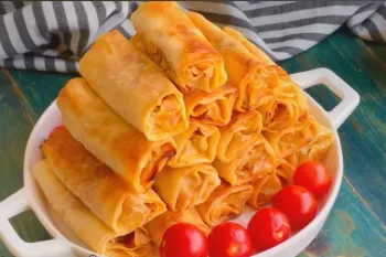 راز تهیه بورک مرغ پنیری ترد؛ لذتی طلایی در هر لقمه!
