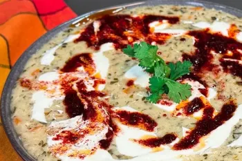 سوپ گشنیز و ماست؛ ترکیبی گرم و مقوی برای روزهای سرد سال