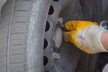 علت لرزش ماشین در شرایط مختلف؛ رفع لرزش ماشین