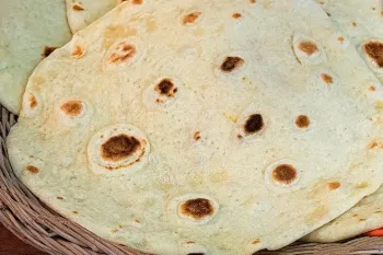 طرز تهیه نان تافتون داغ بدون نیاز به فر در خانه