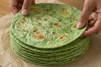 طرز تهیه نان اسفناج معروف بدون آرد و خمیرمایه؛ سالم، سبک و خوش طعم