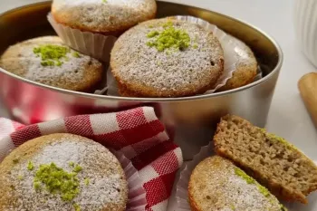 شیرینی ساده نرم و خوشمزه، بدون آرد و شکر در ۲۰ دقیقه!