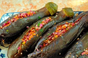 طرز تهیه ترشی بادمجان شکم پر / ترشی بادمجان