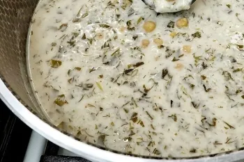 طرز تهیه آش دوغ اردبیلی بدون استفاده از تخم مرغ!