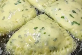 با سیب زمینی یه غذای خوشمزه و متفاوت درست کن که همه انگشت به دهن بمونن یه شام ساده و خوشمزه!