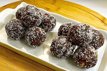 طرز تهیه حلوا خرمایی مجلسی با مغز بیسکویت / بدون شکر و بدون دردسر یه شیرینی خوشگل و مقوی برای پذیرای