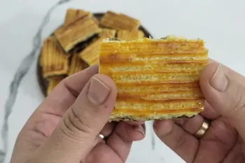 طرز تهیه کیک کنار خوشمزه و آسان با بافت ترد و مغز نرم