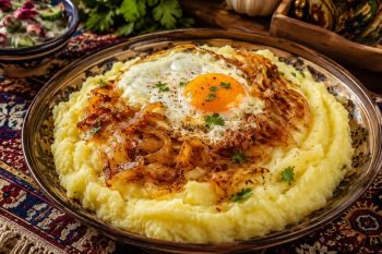 با چند سیب زمینی و یک تخم مرغ، یک شام خوشمزه و اقتصادی درست کنید!