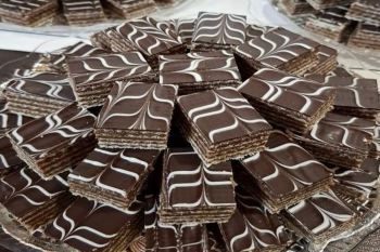 طرز تهیه میکادو خانگی؛ شیرینی ترد و خوشمزه با کرم شکلاتی