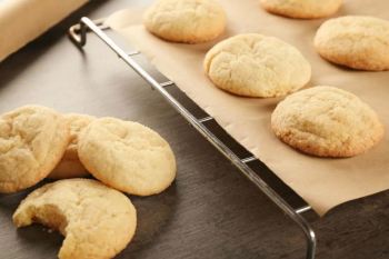طرز تهیه کوکی ساده وانیلی و کوکی کشمشی به روش مخصوص قنادی؛ ترد، خوش عطر و خوشمزه