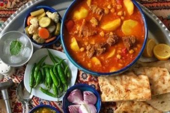 طرز تهیه آبگوشت کلم قمری همدانی با کشک؛ غذای سنتی و خوش عطر همدان