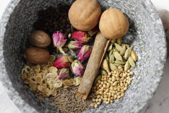 طرز تهیه ادویه ته چین مرغ؛ ترکیب مخصوص برای عطر و طعم بی نظیر ته چین